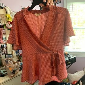 Top that wraps in the front and ties